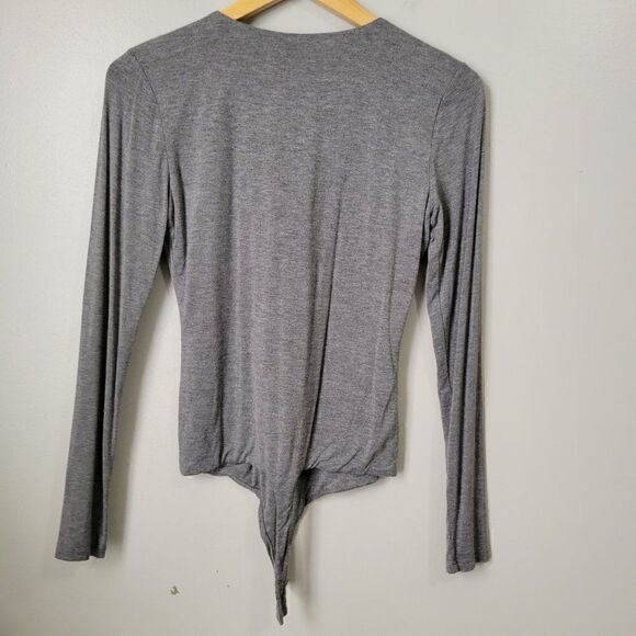 EUC PRIVACY PLEASE DEEP V NECK GREY LONGSLEEVES BODYSUIT SZ M - Picture 9 of 14